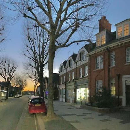 Turing Lodge, Near Hampton Court 外观 照片